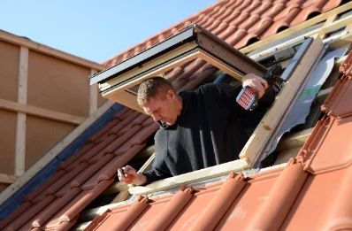 Pose de fenêtres de toit Velux à Guincourt